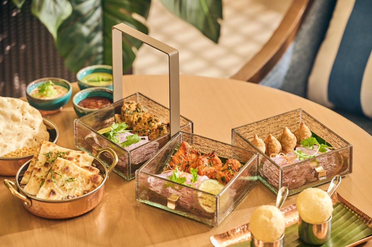 The Fullerton Ocean Park Hotel Hong Kong Dış mekan fotoğraf Indian snacks