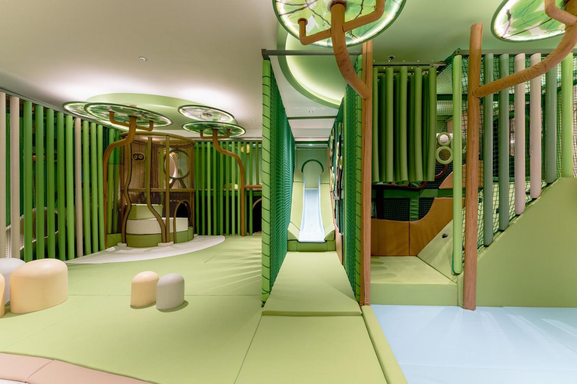 The Fullerton Ocean Park Hotel Hong Kong Dış mekan fotoğraf The Children's Club on board of MSC Fantasia