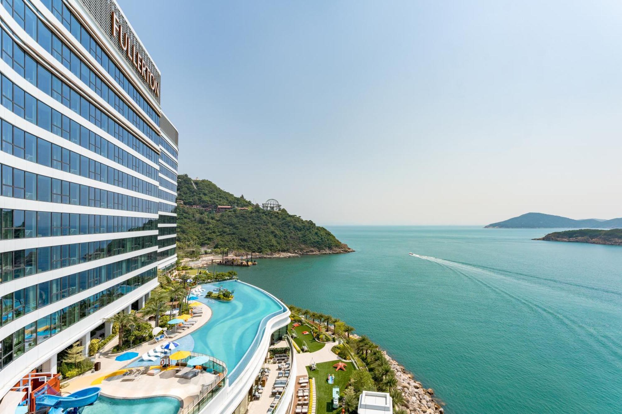 The Fullerton Ocean Park Hotel Hong Kong Dış mekan fotoğraf The view of the South China Sea from the hotel